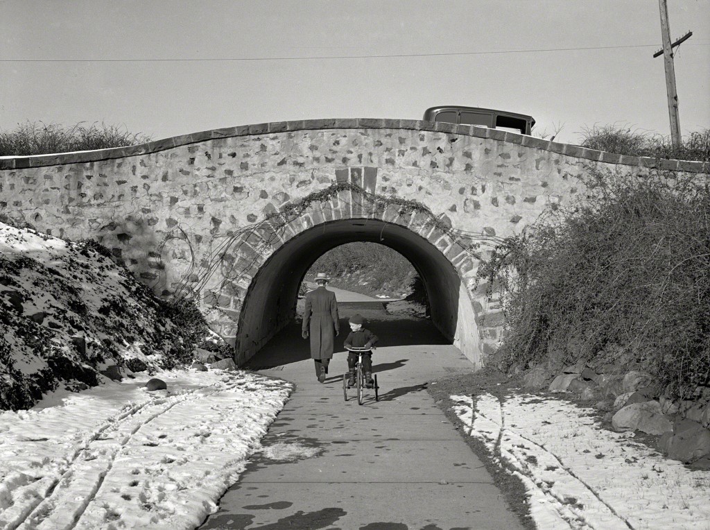Pedestrian underpass at Radburn